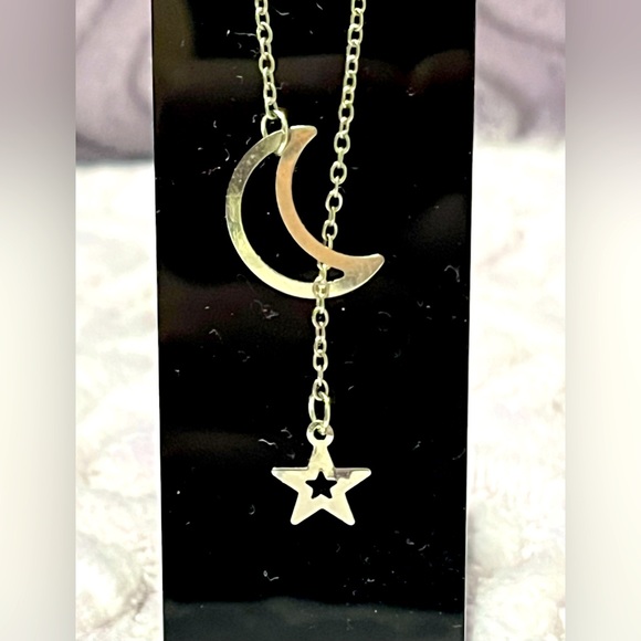 💍3/$10💍Moon and Star Lariat Necklace - Picture 7 of 8